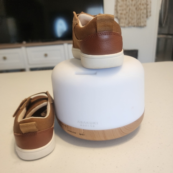 UGG Kids Brown and Tan Velcro Sneakers - Picture 7 of 7